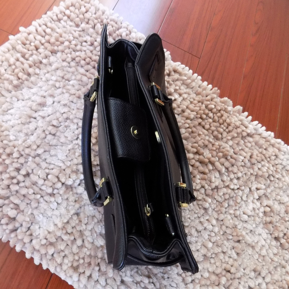 Simple Black Bag - Picture 4 of 5